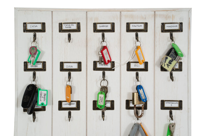 Biscottini Biscottini Bacheca appendichiavi legno bianco decapato 25 ganci ottone 49.5x4x60