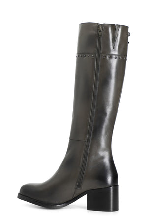STIVALE IN PELLE CON FIBBIA E BORCHIE