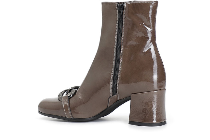 TRONCHETTO IN VERNICE CON MORSETTO