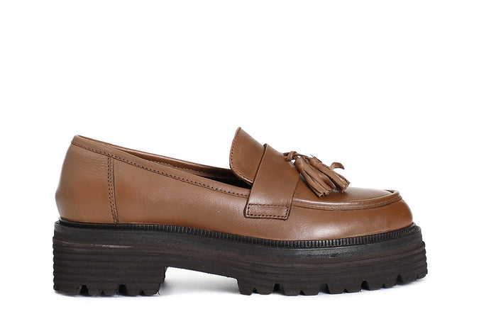 MOCASSINO IN PELLE CON NAPPINE