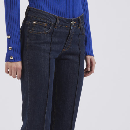 PANTALONE BOOTCUT CON NERVATURA