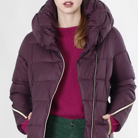 PIUMINO CON CINTURA ELASTICA E COLLO AVVOLGENTE