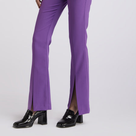 PANTALONE A ZAMPA CON SPACCO DAVANTI TESSUTO BISTRETCH