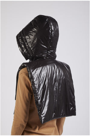 CAPPUCCIO CON DAVANTI IN MAGLIA