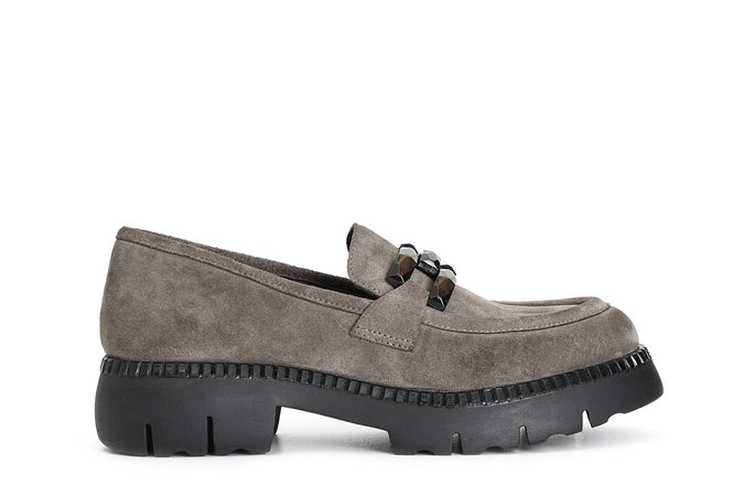 MOCASSINO IN PELLE SCAMOSCIATA CON MORSETTO