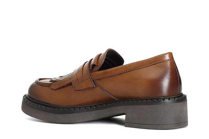 MOCASSINO IN PELLE CON FRANGIA