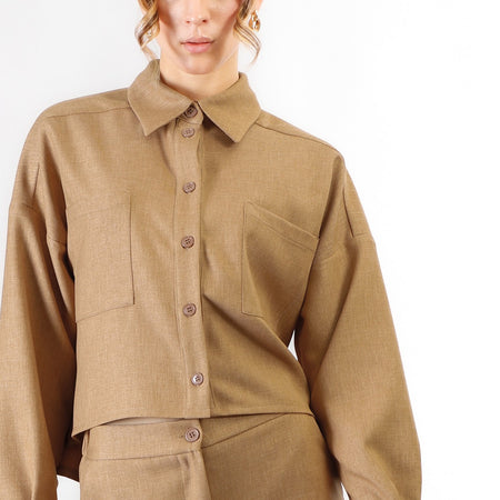 CAMICIA A SCATOLINA CON TASCHE A TOPPA