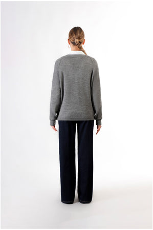 MAGLIONE CON SCOLLATURA A V