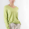 MAGLIA CON SCOLLATURA A V