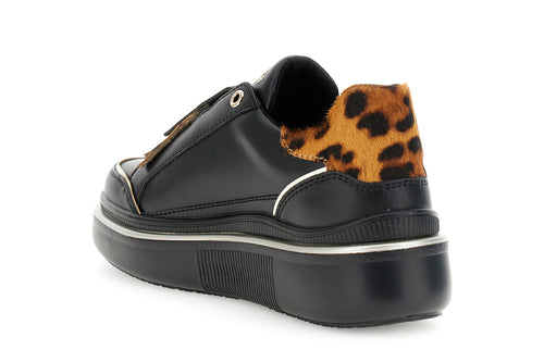 SLIPON IN PELLE RIVESTITA CON RIPORTI IN PELLE EFFETTO CAVALLINO