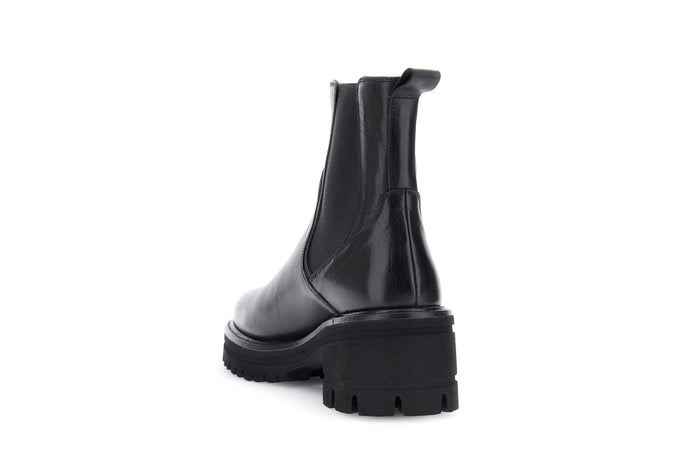 TRONCHETTO IN PELLE CON ELASTICO E VASCHETTA