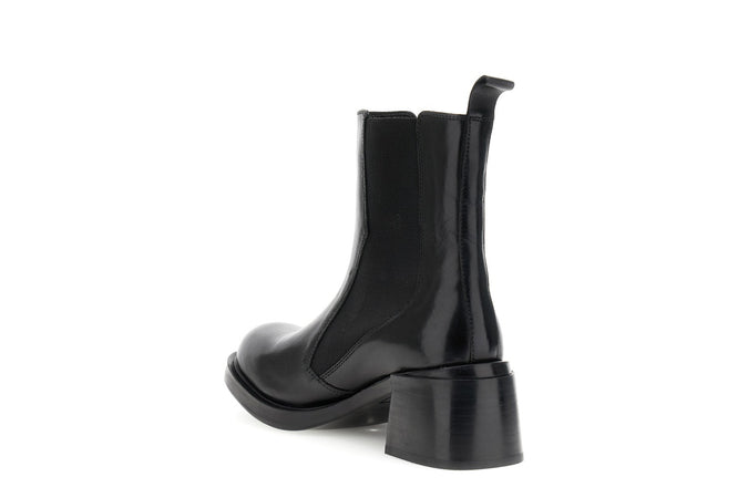 TRONCHETTO IN PELLE CON ELASTICI