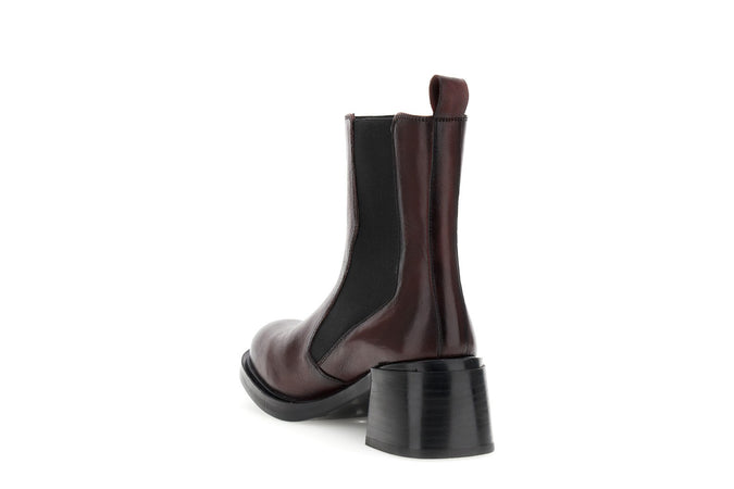 TRONCHETTO IN PELLE CON ELASTICI