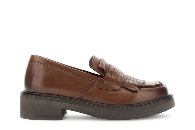 MOCASSINO IN PELLE CON FRANGE