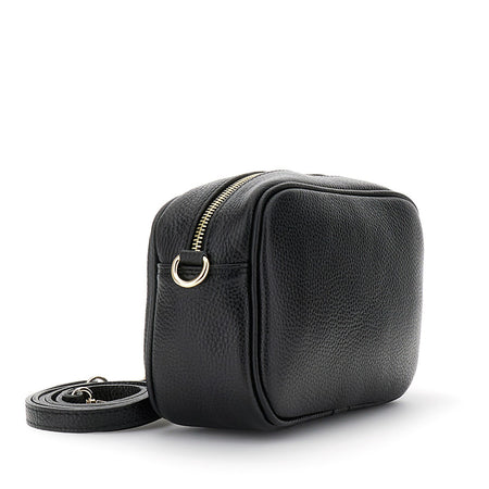 CAMERA BAG IN PELLE MARTELLATA, TRACOLLA CON MOSCHETTONI E NAPPINA