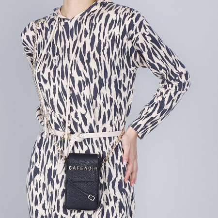 PORTACELLULARE IN SINTETICO EFFETTO PELLE CON PATTINA, LETTERING E FIBBIA