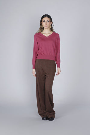 MAGLIA CON SCOLLATURA A V