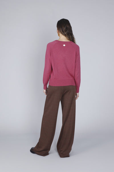 MAGLIA CON SCOLLATURA A V