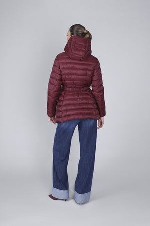 PIUMINO AVVITATO CON CINTURA LOGATA