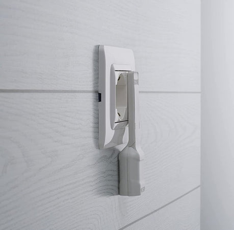 Adattatore Salvaspazio Extra Flat Spina e Presa Italiana 16A 2P+T Angolata Bianco