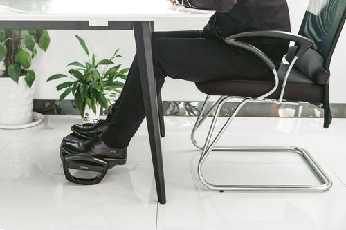 Poggiapiedi Ergonomico con Funzione Oscillante