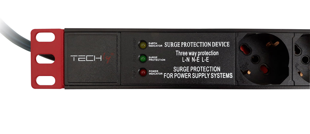 Multipresa 7 Posti da Rack 19'' con Filtro di Protezione 3 LED Spina Italiana 1U