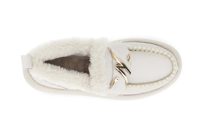 MOCASSINO IN PELLE CON ACCESSORIO