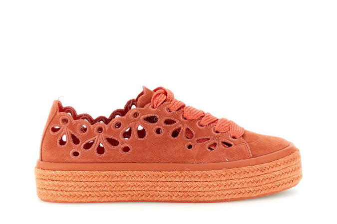 SNEAKERS IN PELLE CON RICAMO