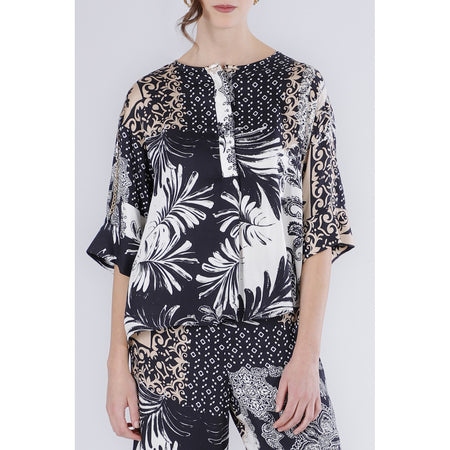 BLUSA STAMPATA CON CHAIN ALLE MANICHE