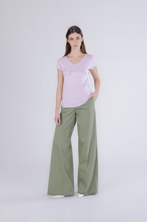 T SHIRT SCOLLO A V CON LOGO