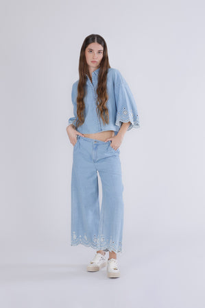 PANTALONE WIDE IN JEANS CON RICAMO AL FONDO