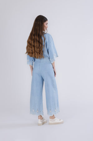 PANTALONE WIDE IN JEANS CON RICAMO AL FONDO