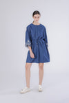 ABITO IN TENCEL DENIM CON RICAMO ALLE MANICHE