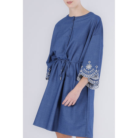 ABITO IN TENCEL DENIM CON RICAMO ALLE MANICHE