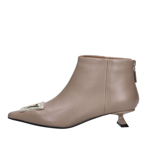 Emanuelle Vee Stivali Beige da donna
