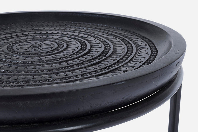 Tavolino "Kirtan" in acciaio e piano in legno di mango per arredamento set da 3