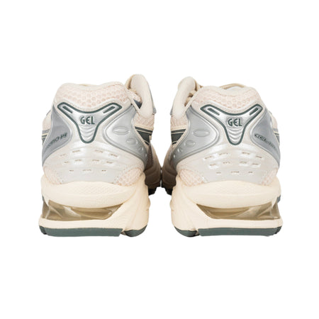 Asics Gel-Kayano 14 Sneakers in Birch/Dark Pewter da uomo