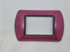 PLACCA PLACCHETTA IN ABS COMPATIBILE LIVING INTERNATIONAL ROSSO CICLAMINO METALLIZZATO