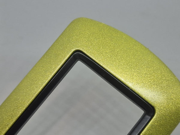 PLACCA PLACCHETTA IN ABS COMPATIBILE LIVING INTERNATIONAL GIALLO MONKEY METALLIZZATO