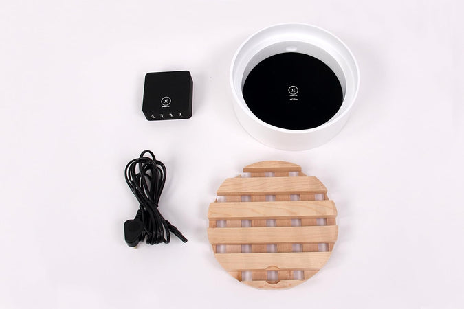 Trellis Charging Dock/4 prese USB Hub/bianco e legno naturale