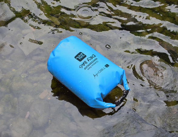 Sacca Impermeabile 20L Dry Bag con Tracolla Regolabile Azzurro