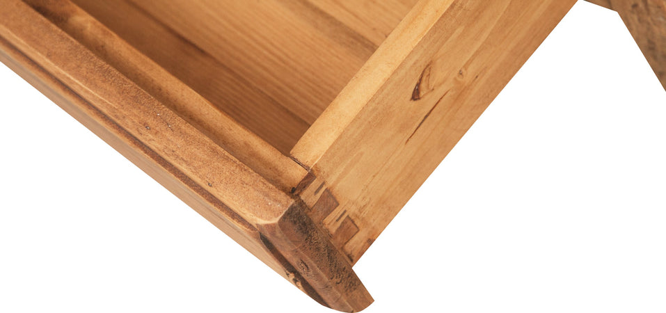Biscottini Comodino Country in legno massello di tiglio finitura naturale L56xPR36xH66 cm. Made in Italy