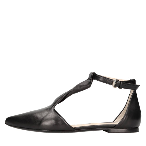 Strategia Scarpe basse Nero da donna