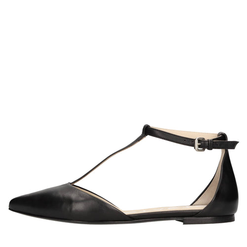 Strategia Scarpe basse Nero da donna