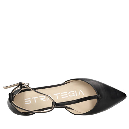 Strategia Scarpe basse Nero da donna