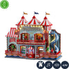 Casa dei divertimenti del circo decorazione per villaggio di Natale con animazioni e musiche