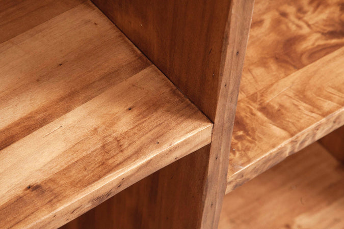 Biscottini Libreria in legno massello di tiglio finitura naturale L82xPR36xH201 cm. Made in Italy