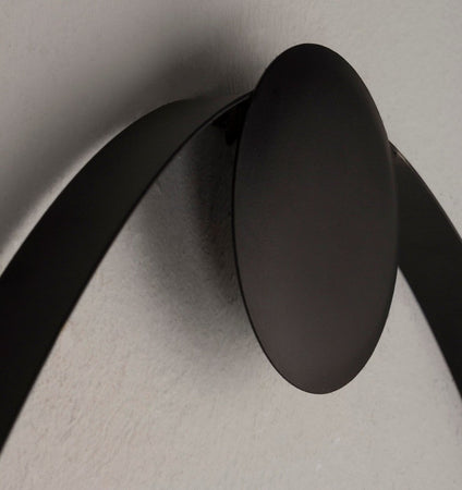 Specchio tondo "Kieran" da parete in acciaio verniciato nero per ambienti moderni