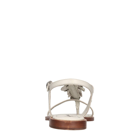 Emanuelle Vee Scarpe basse Grigio da donna