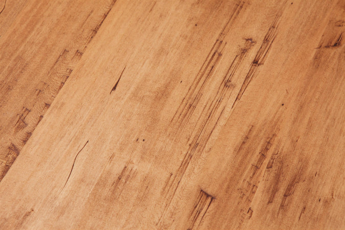 Biscottini Tavolo da fumo Country in legno massello di tiglio struttura bianca anticata piano finitura naturale. Made in It